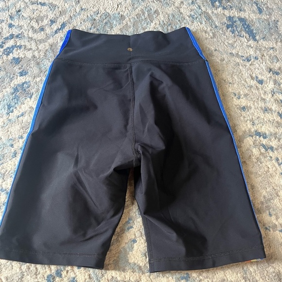SPIRITUAL GANGSTER | Rainbow Side Stripe Bike Shorts Size XS - Picture 3 of 4